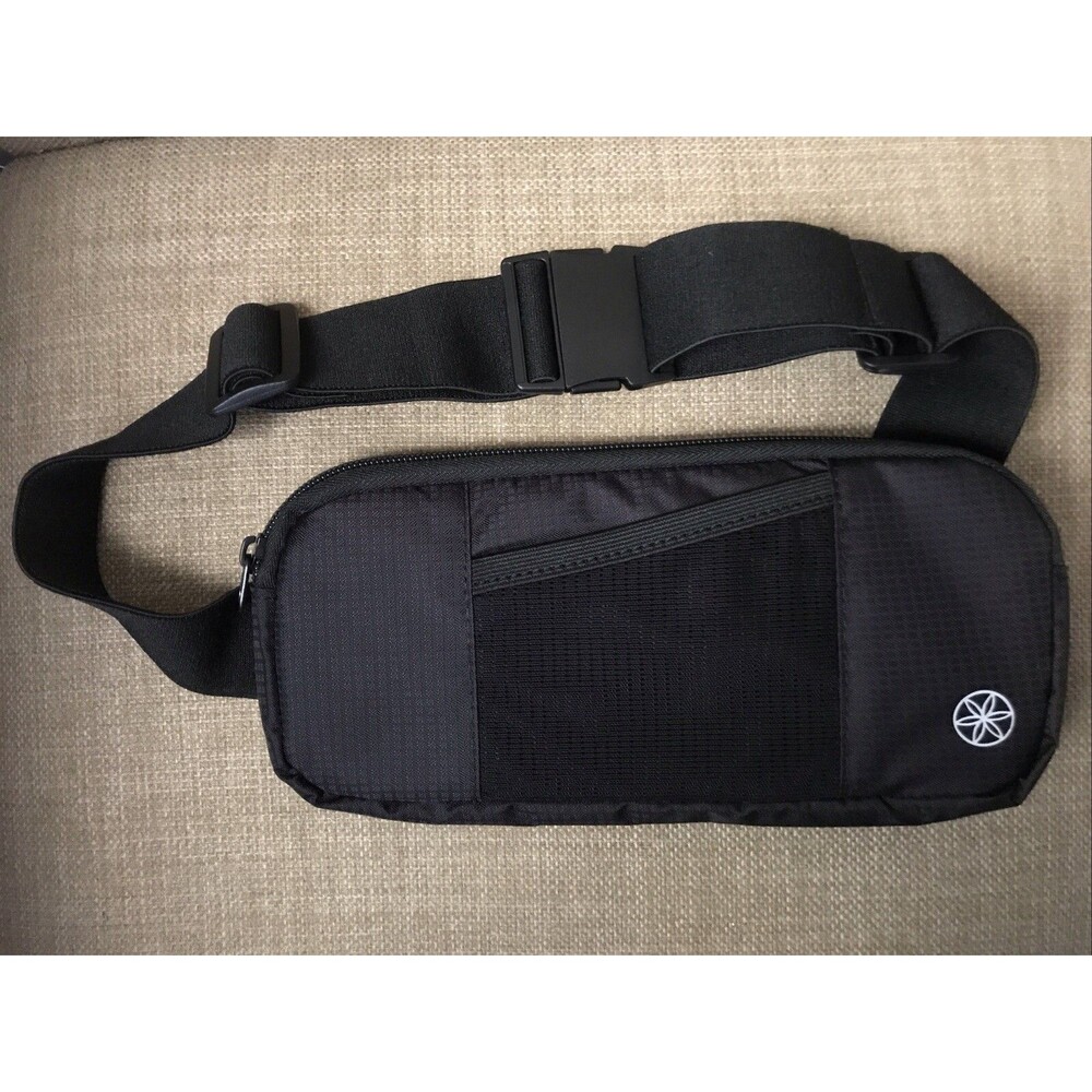 Gaiam Yoga Sporty Athletic Fanny Pack Waist Belt Bag Pouch Black Adjustable NEW